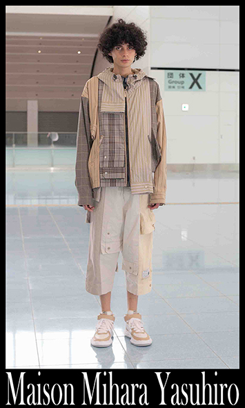 Collezione Mihara Yasuhiro primavera estate 2022 look 27